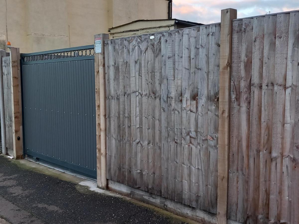 Luxury Holiday Home, Near Beach Southend-on-Sea Exterior photo